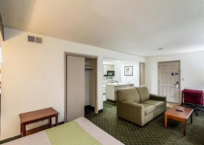 Hotel 6-tulsa, Ok Tulsa