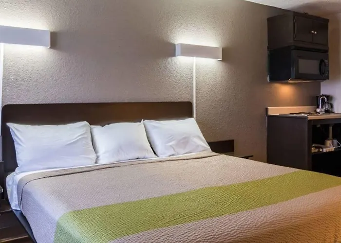 Hotel 6-tulsa, Ok