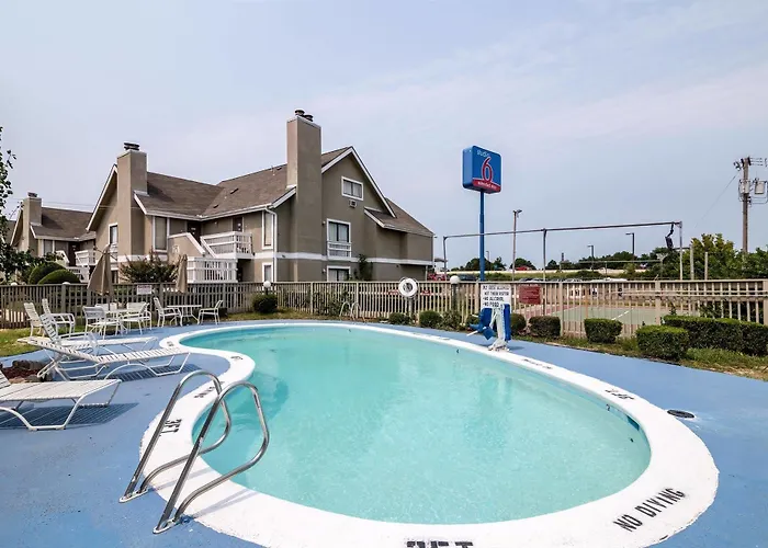 Hotel 6-tulsa, Ok 2*